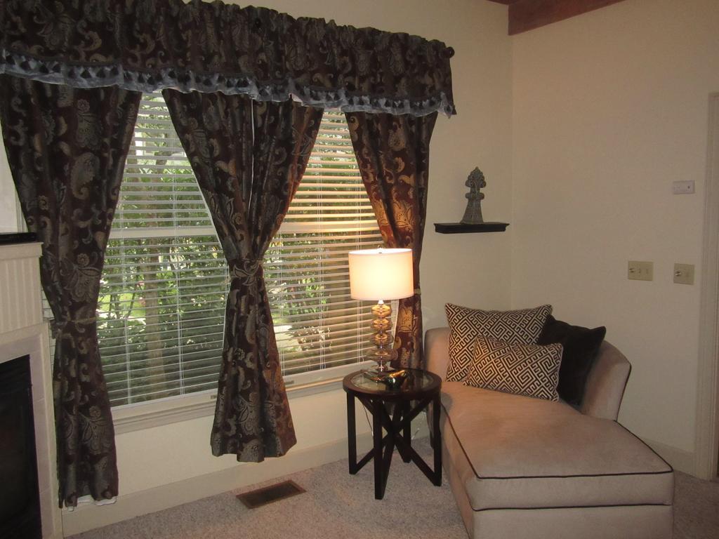 Eight Gables Inn Gatlinburg Δωμάτιο φωτογραφία